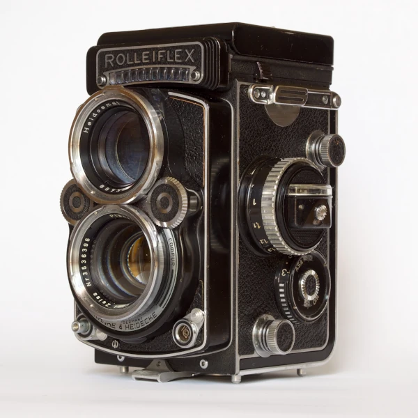 Twin-Lens Reflex (TLR) Cameras (1930s)